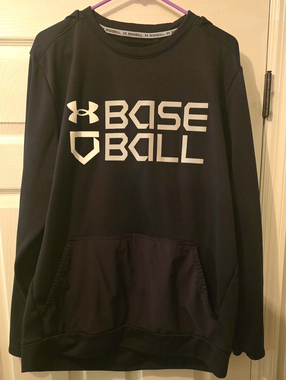 Under Armour Men’s Black Baseball Sweatshirt